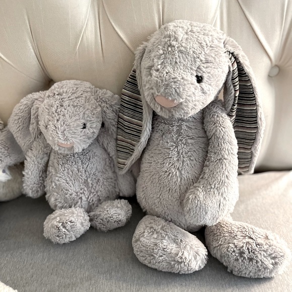 *RETIRED* Jellycat Medium Grey Gray Bashful Bunny Plushy Toy - Picture 5 of 8